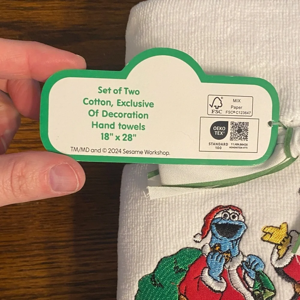 Sesame Street Christmas Elmo Big Bird Cookie Monster Hand Towel 2pk 18x28 NWT